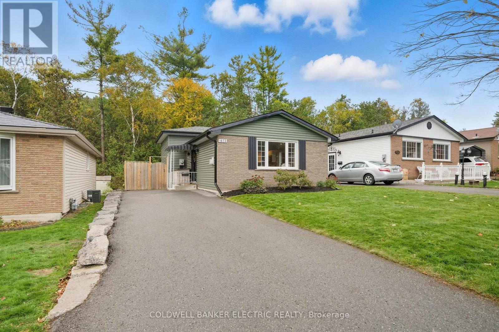 1673 Redwood Dr Ward 2 Dr, Peterborough, ON K9K 1M2
