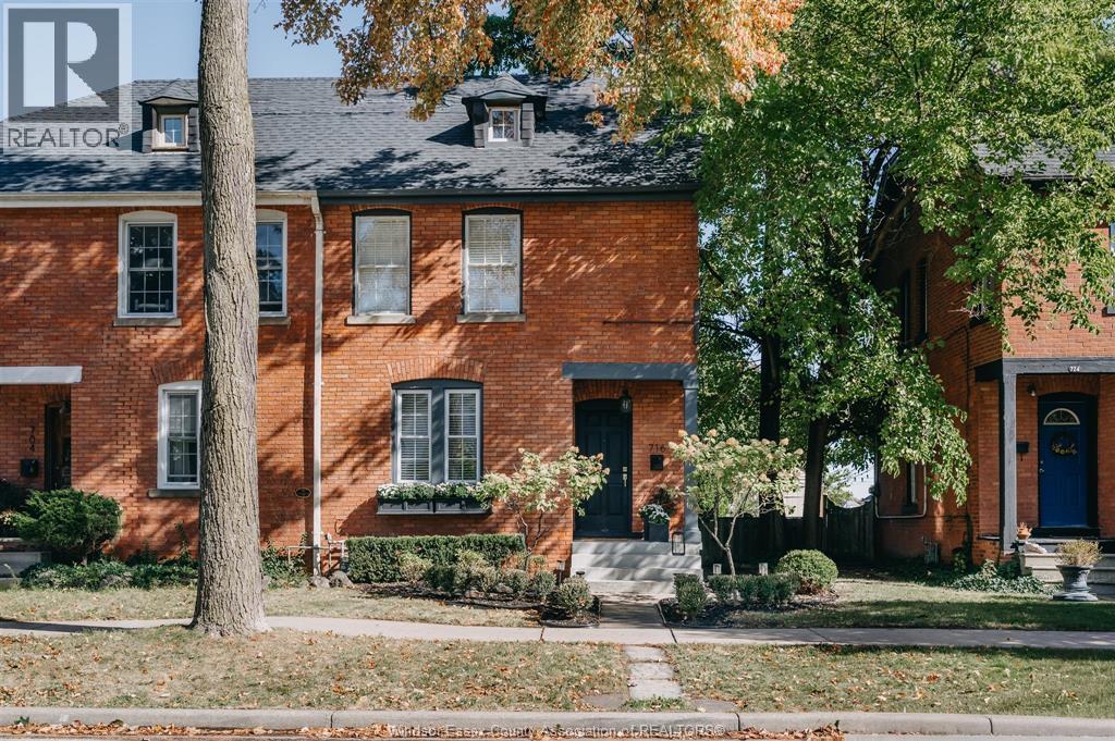 716 Monmouth Rd, Windsor, ON N8Y 3L2