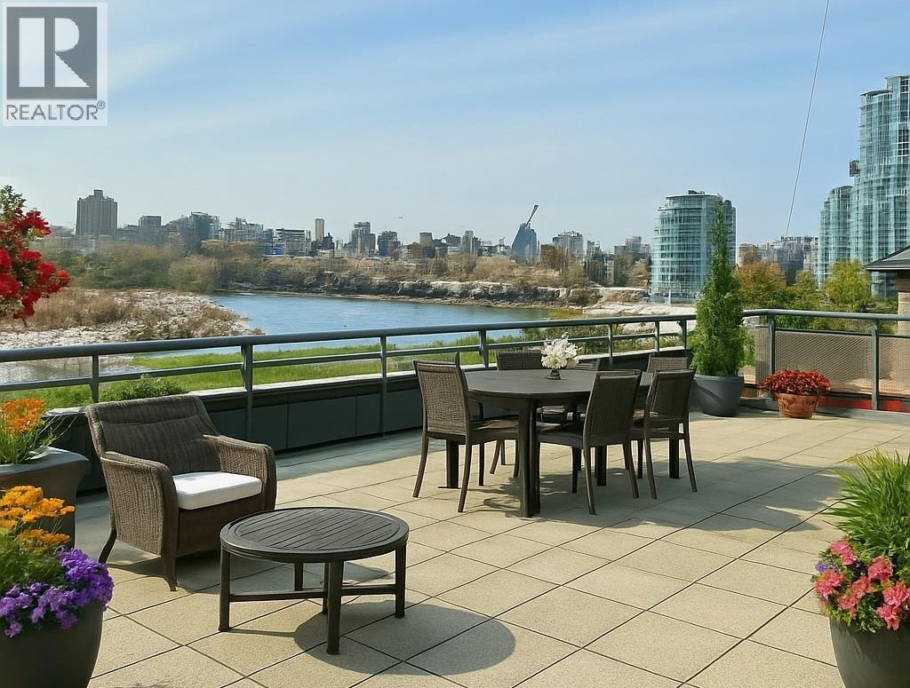 289 Drake Street Unit 706, Vancouver, BC V6B 5Z5