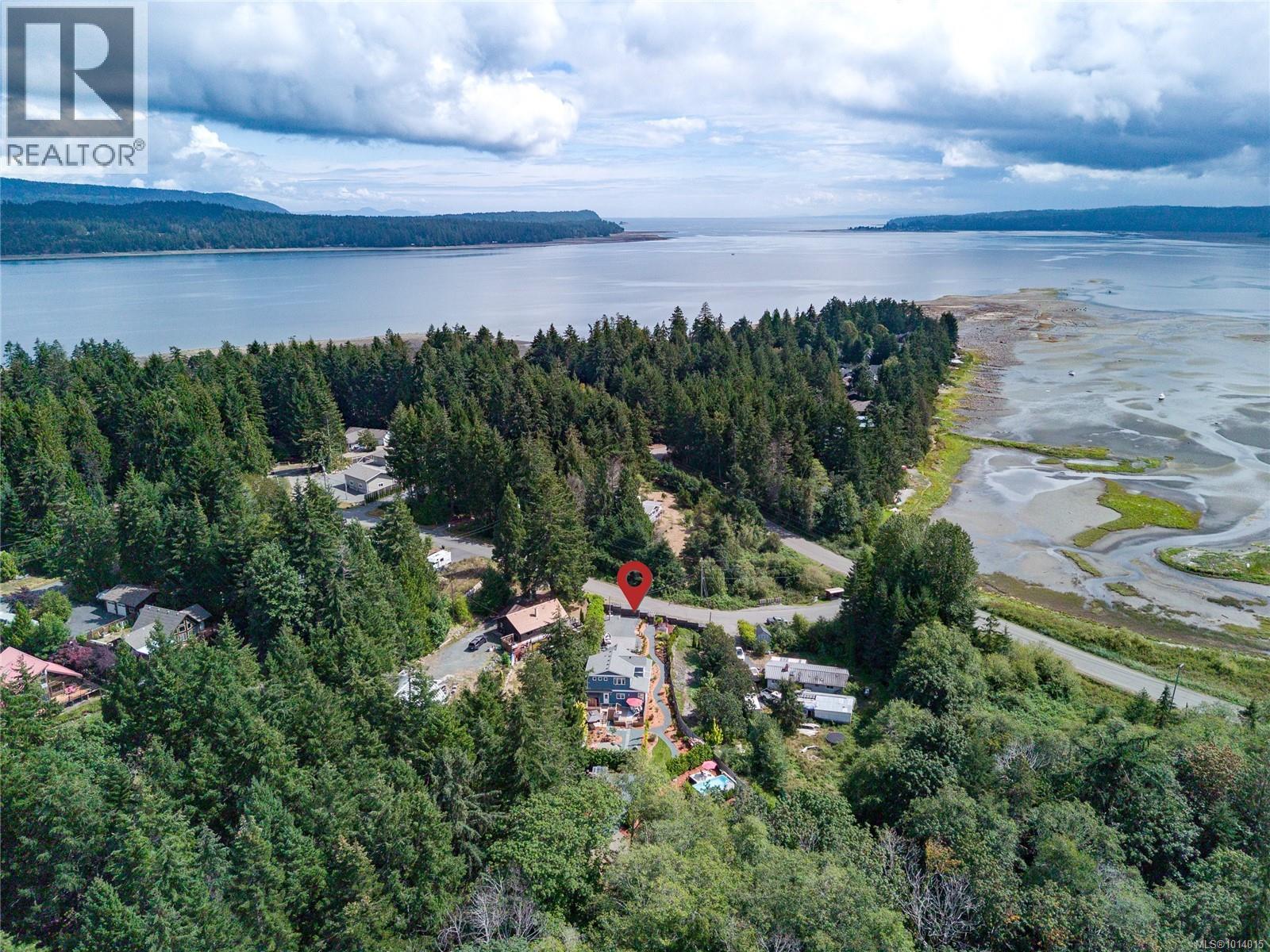 7863 Tozer Rd, Fanny Bay, BC V0R 1W0