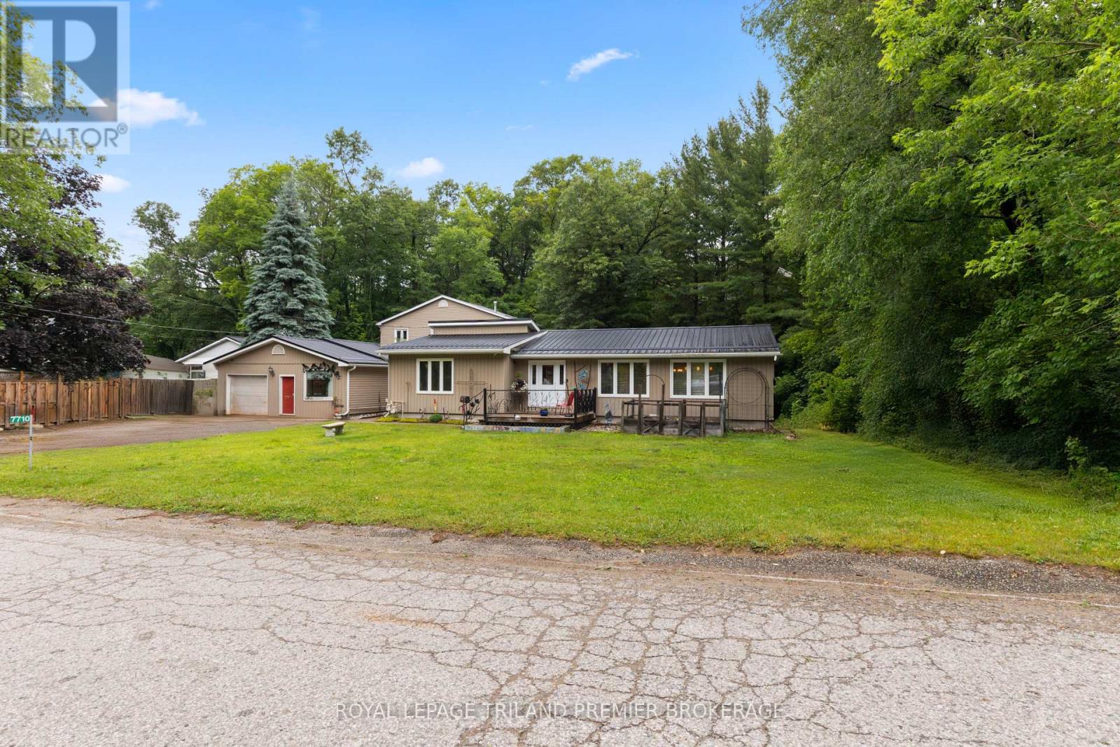 7710 Clayton St, Lambton Shores, ON N0M 2L0