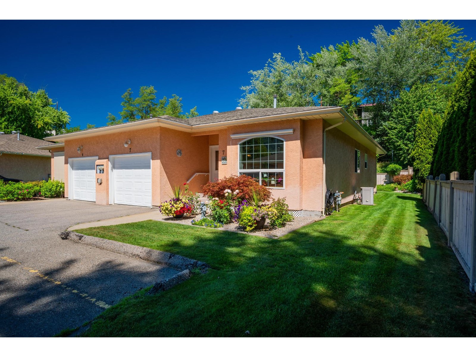 7-2205-rockland-ave-trail-bc-v1r-3g3-mls-2479208-houseful