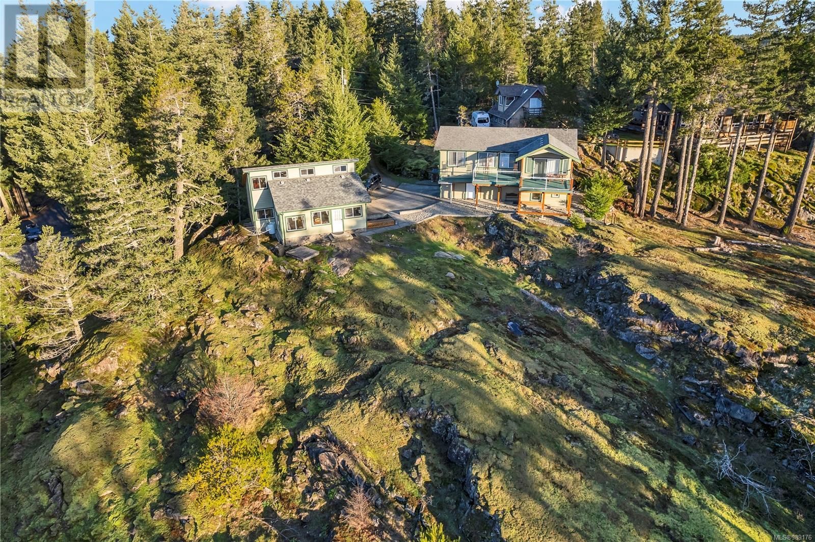 620 Helanton Rd Unit 5 Rd, Quadra Island, BC V0P 1N0