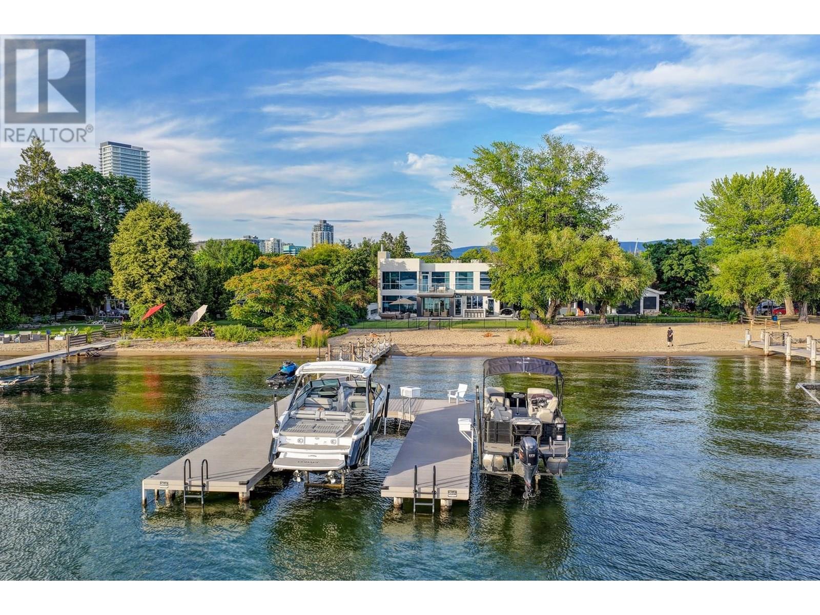1938 Mcdougall St, Kelowna, BC V1Y 1A2