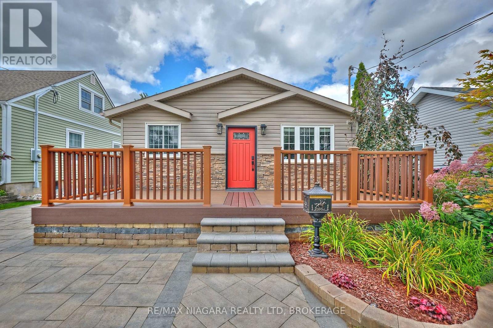9 Keele St, St. Catharines Burleigh Hill, ON L2T 1M6