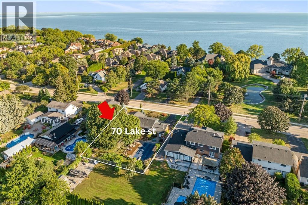 70 Lake St, Grimsby, ON L3M 2G7