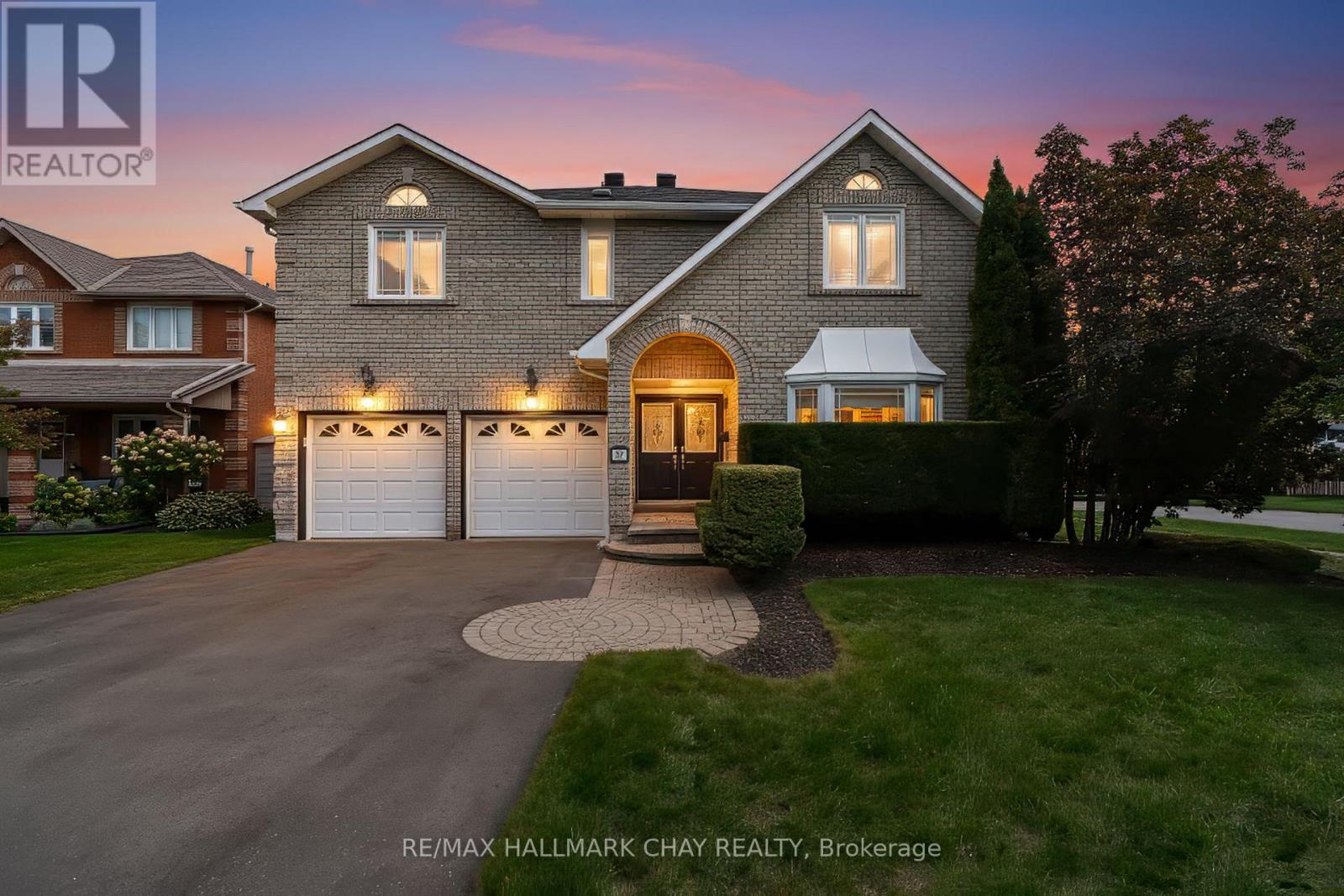 82 Bishop Dr, Barrie, ON L4N 7P4