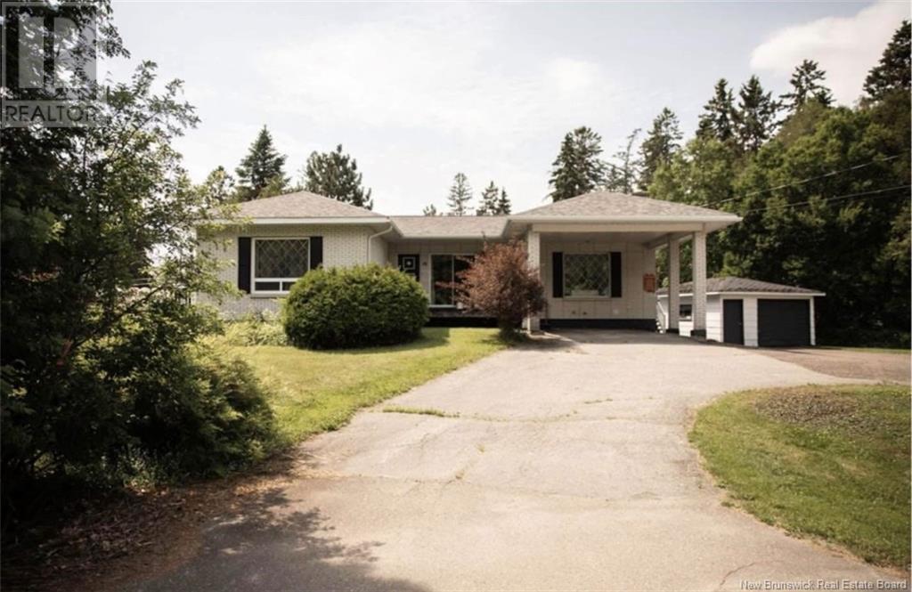 10 Beaulieu St, Saint-Quentin, NB E8A 1A9