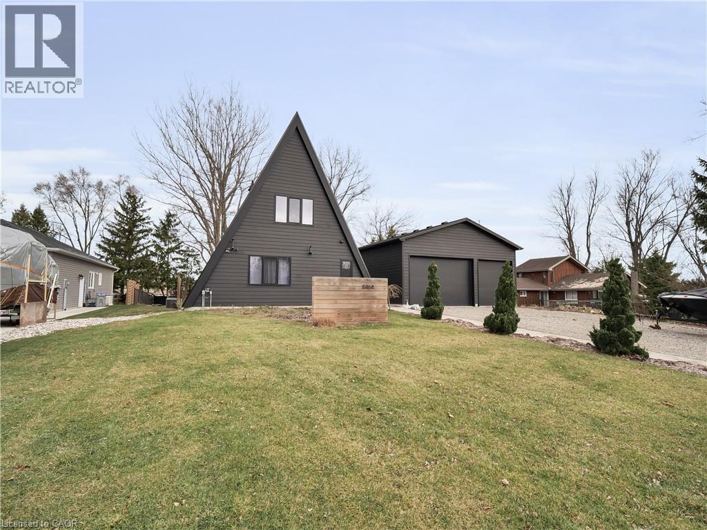 8464 Adams Ct, Lambton Shores, ON N0M 1T0
