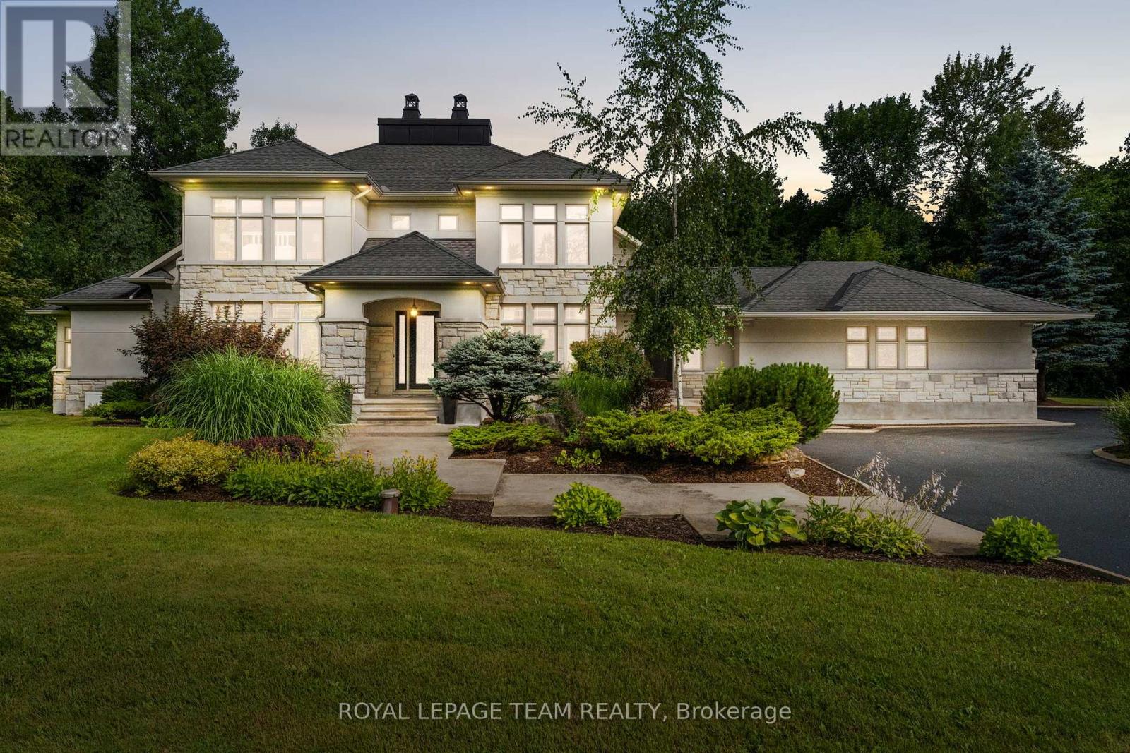 5811 Longhearth Way, Ottawa, ON K4M 1M2