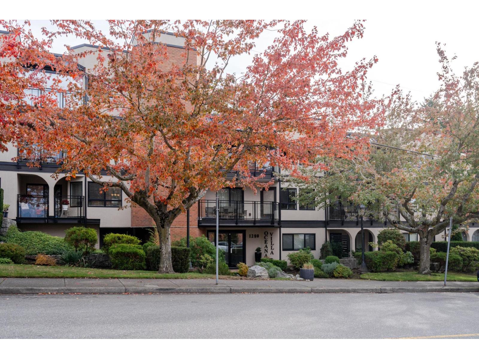 1280 Fir Street Unit 211, White Rock, BC V4B 4B1