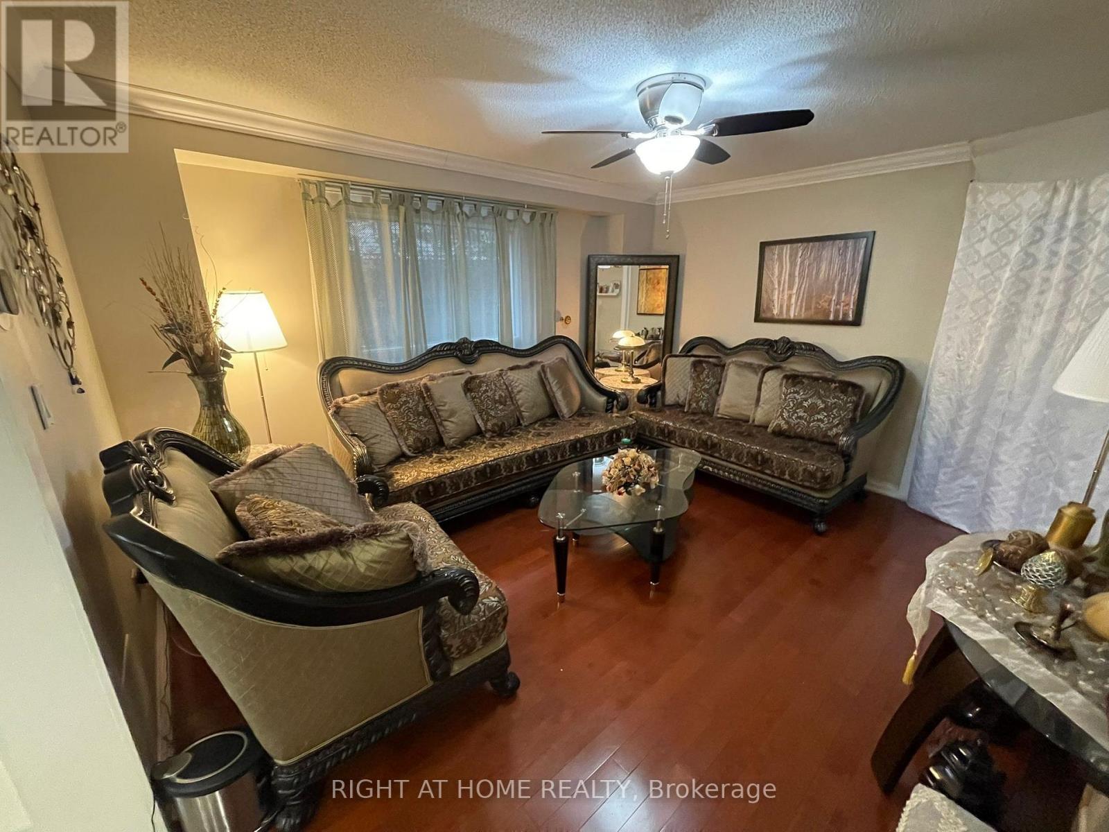 1627 Middleton St, Pickering, ON L1X 2L5