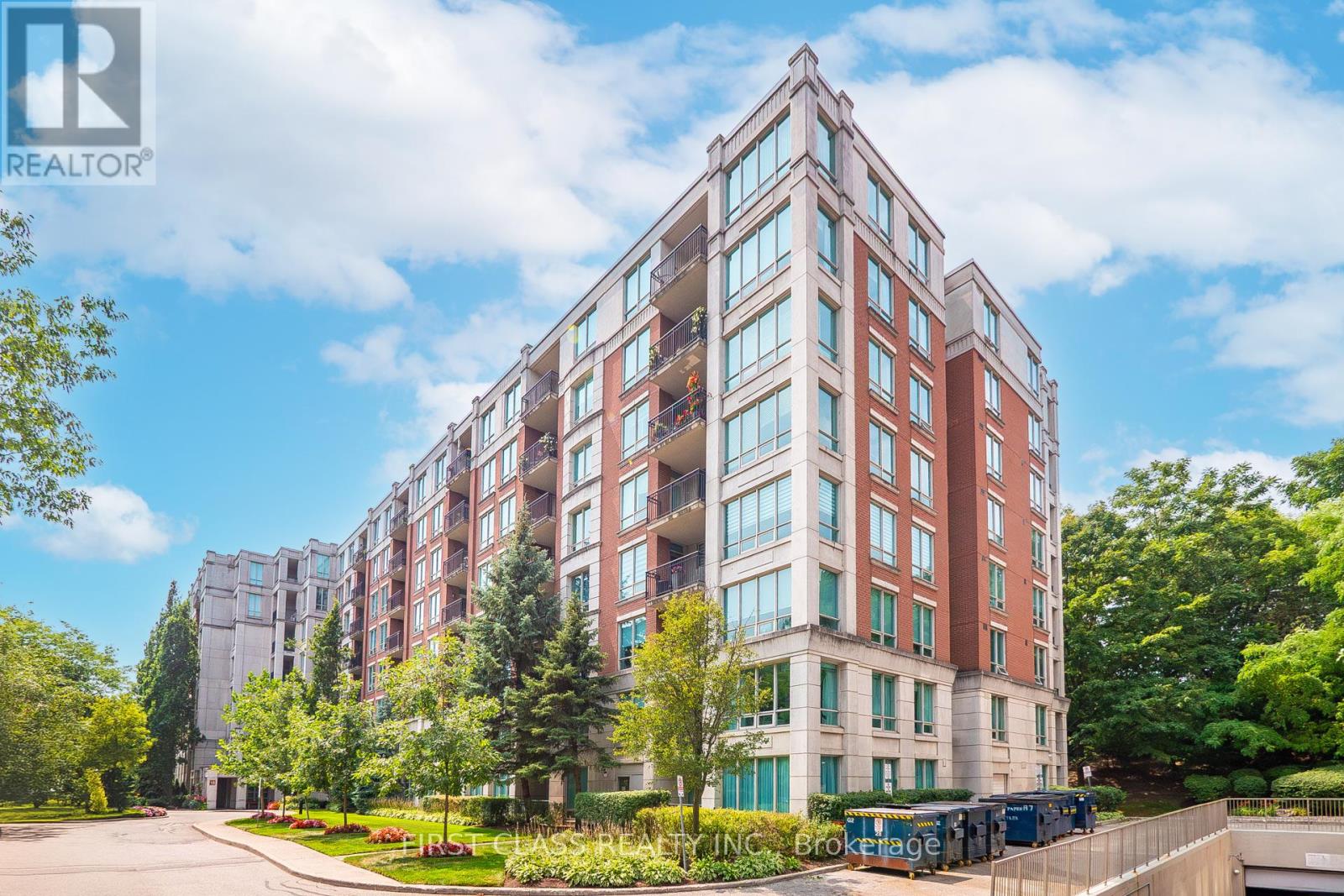 711 18 William Carson Cres, Toronto, ON M2P 2G6