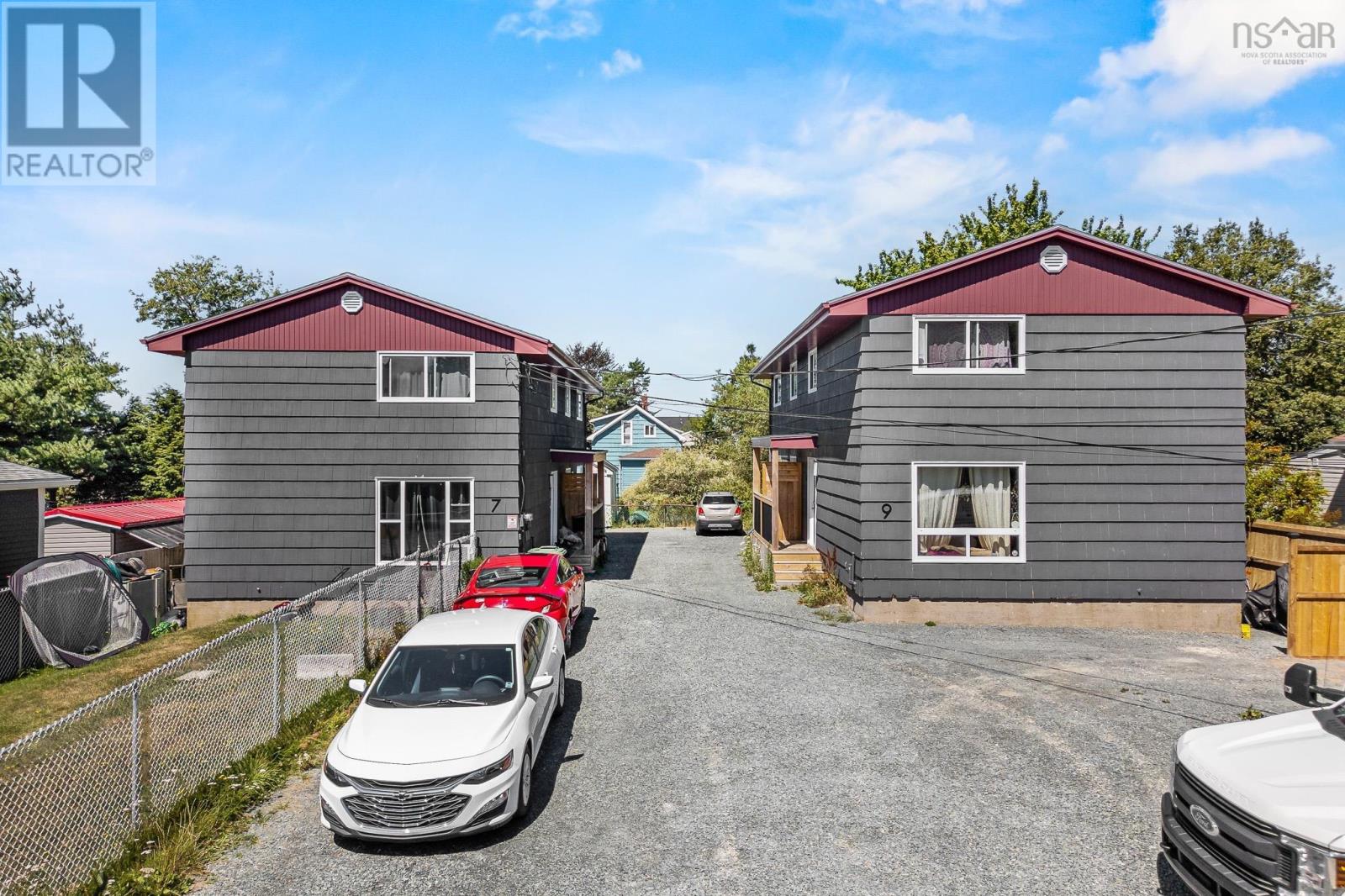 79 Herbert St, Dartmouth, NS B2W 1J1