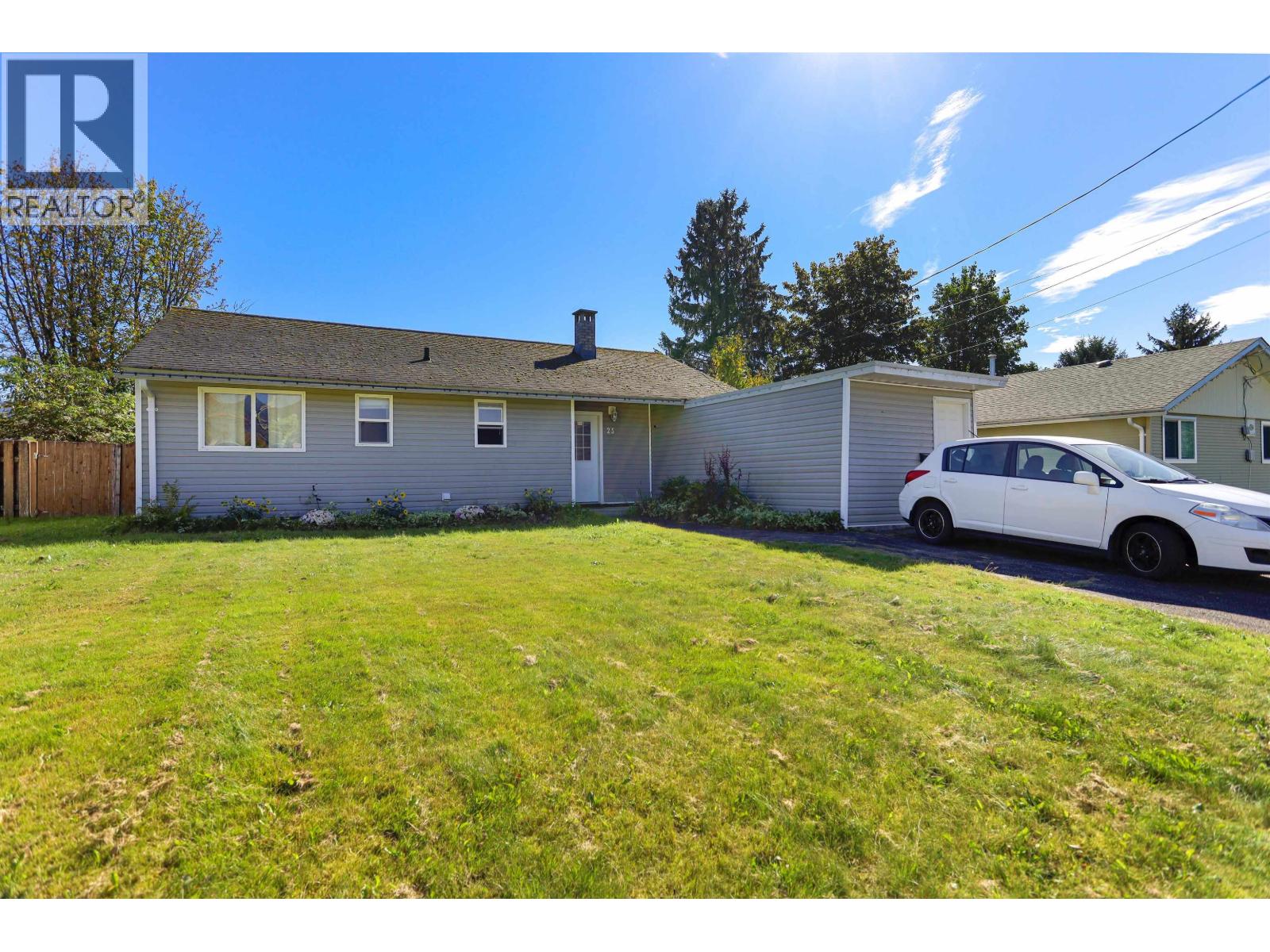 25 Saguenay St, Kitimat, BC V8C 1W7