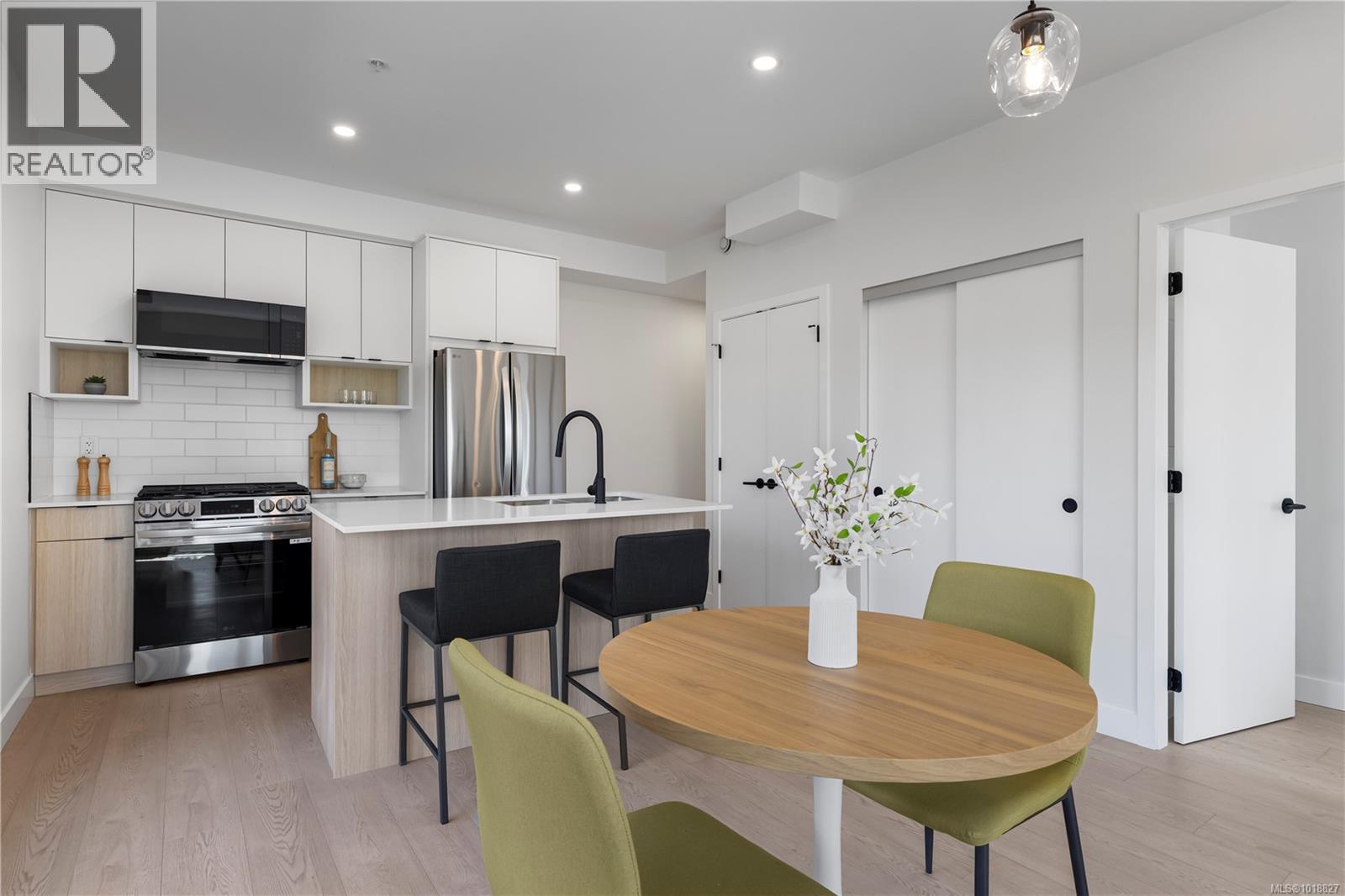 2629 Millstream Rd Unit 229 Rd, Langford, BC V9B 3R8