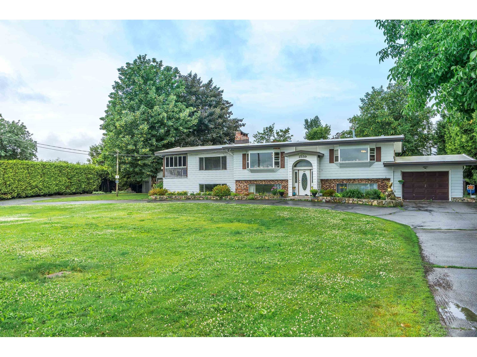 1559 Whatcom Rd, Abbotsford, BC V3G 1Y9