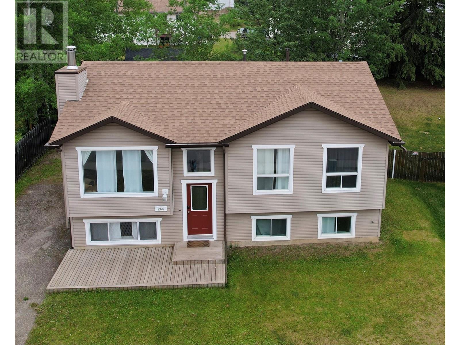 264 Murray Dr, Tumbler Ridge, BC V0C 2W0