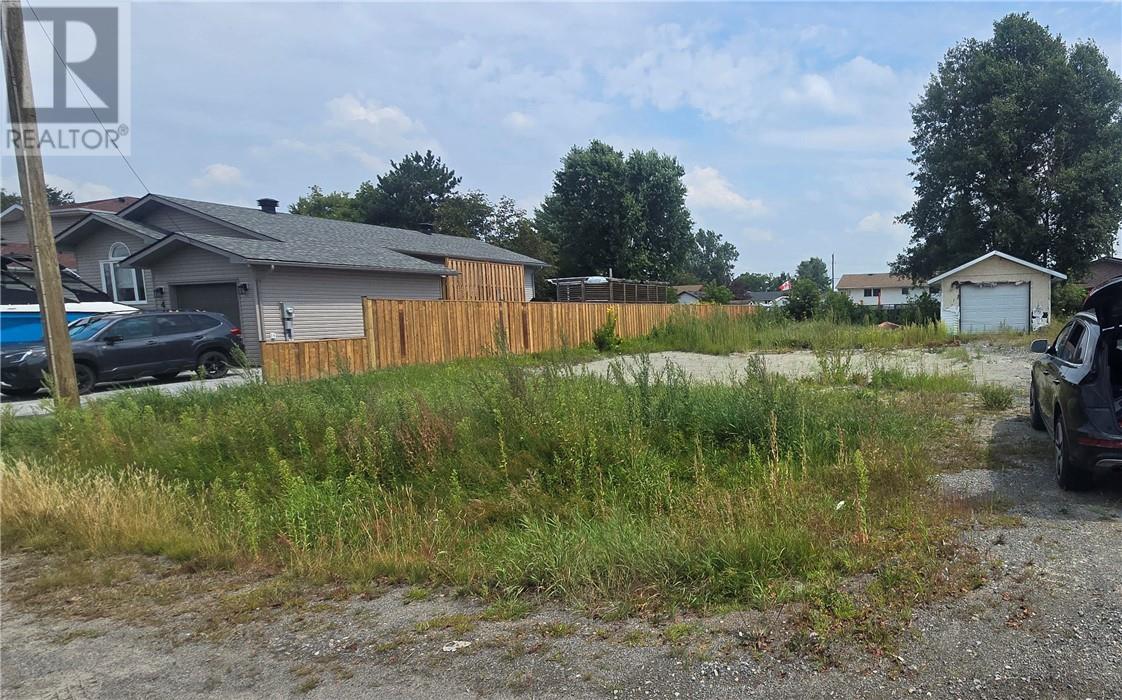 4432 Park, Sudbury, ON P3P 1C3