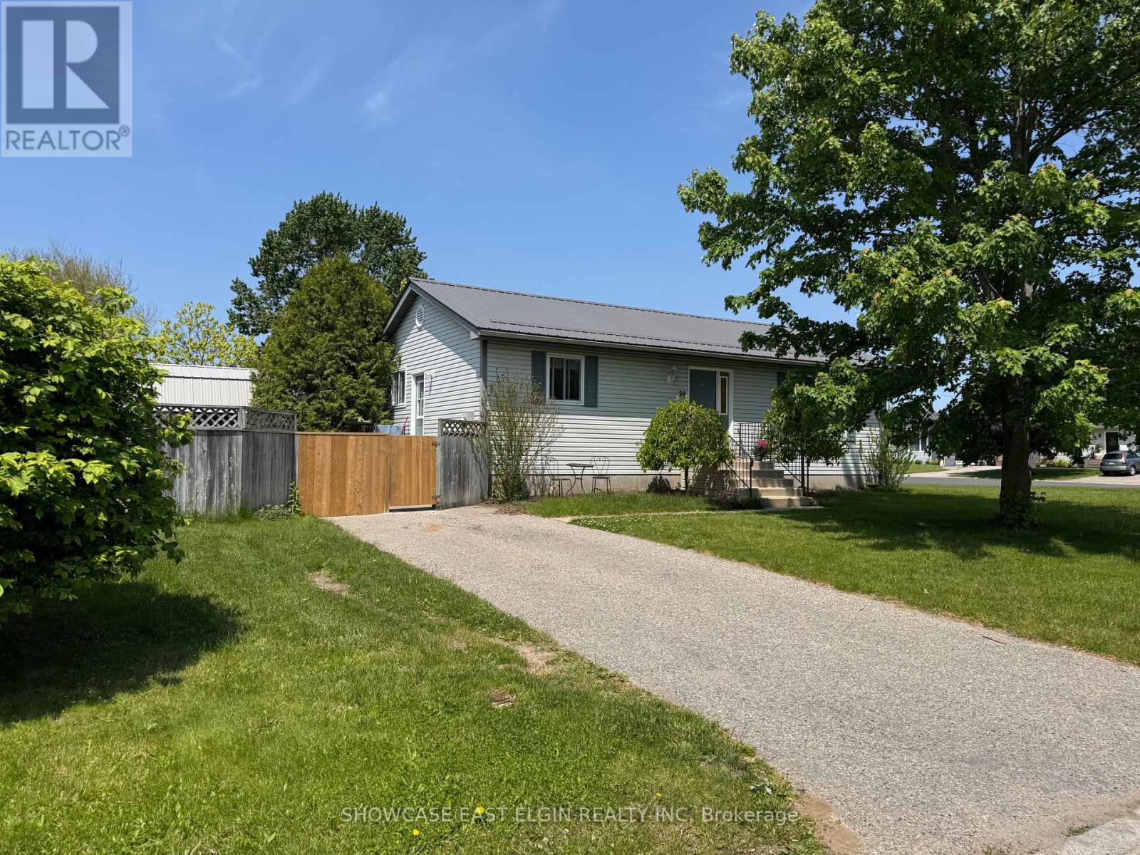 28 Melanie Dr, Aylmer, ON N5H 3G6