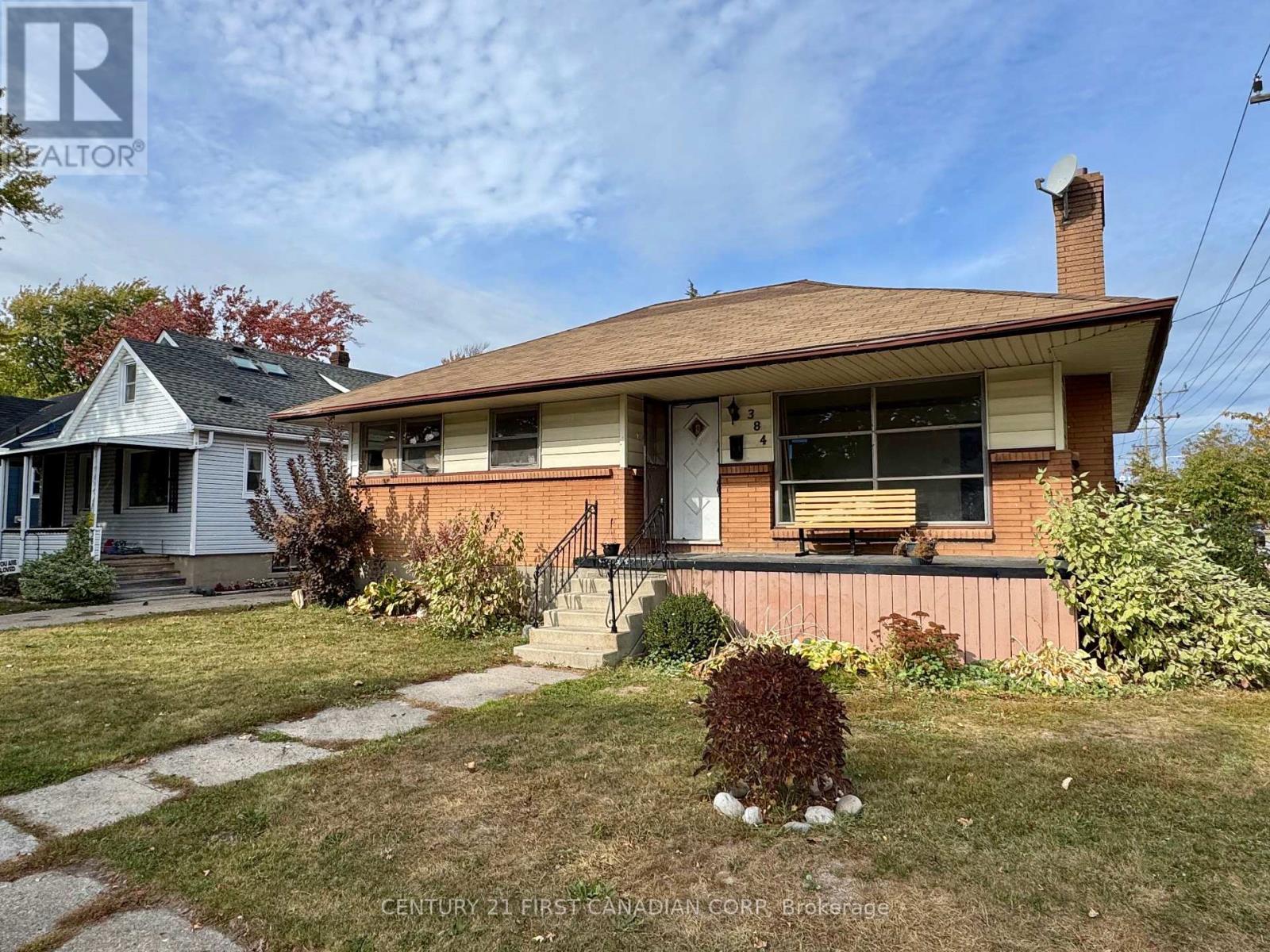 384 Bright St, Sarnia, ON N7T 4G4