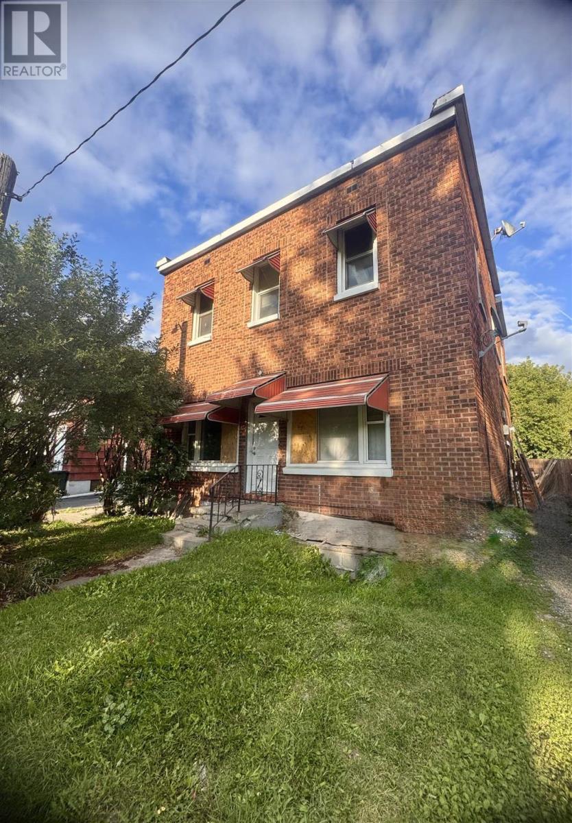 228 Hudson St, Sault Ste. Marie, ON P6A 1T5