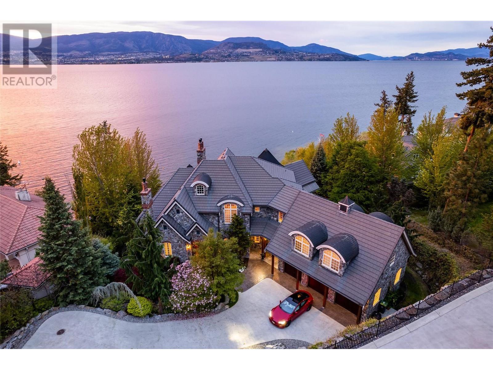 225 Swick Rd, Kelowna, BC V1W 4J5
