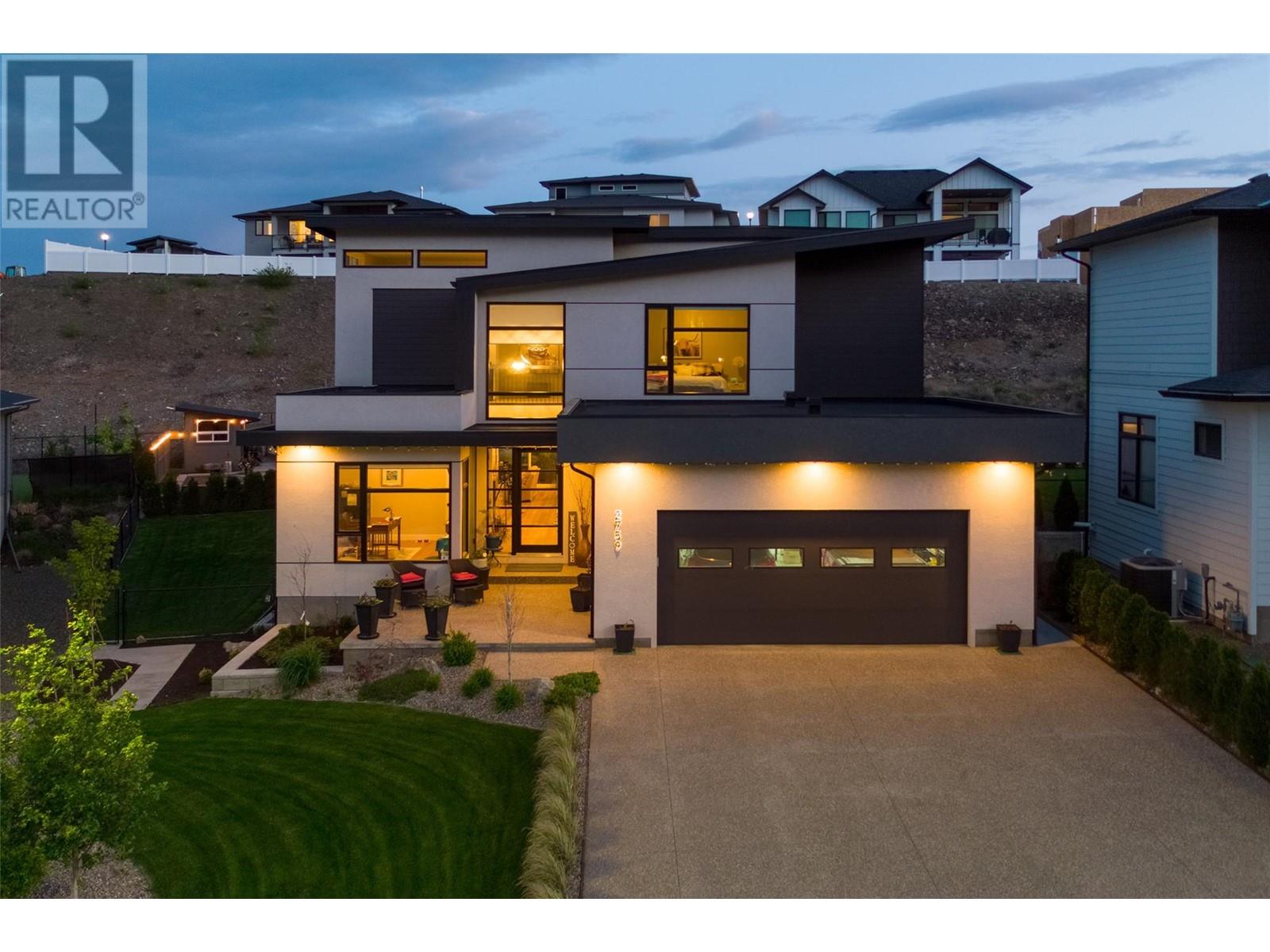 2759 Canyon Crest Dr, West Kelowna, BC V4T 0E3