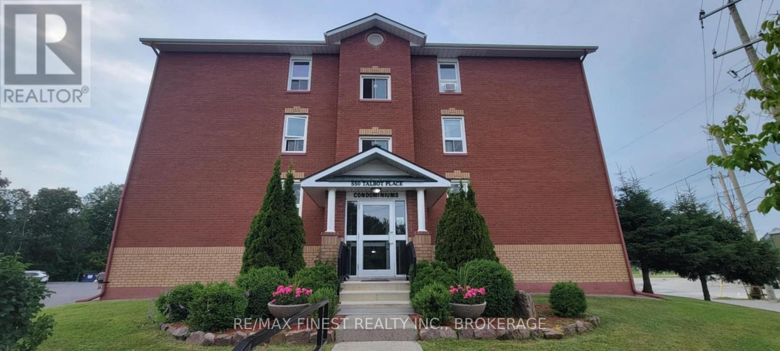 404 550 Talbot Pl N, Gananoque, ON K7R 3C6