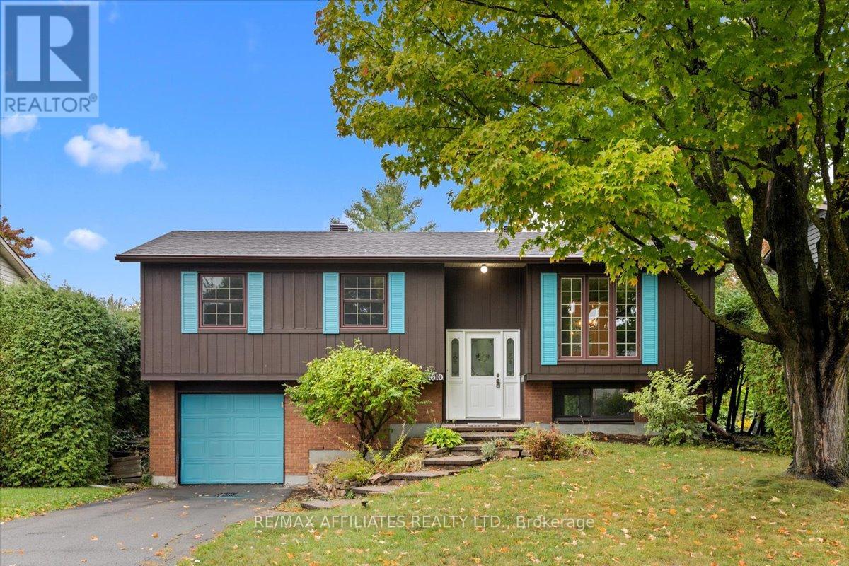 1610 Schouten Dr, Ottawa, ON K1E 2J4