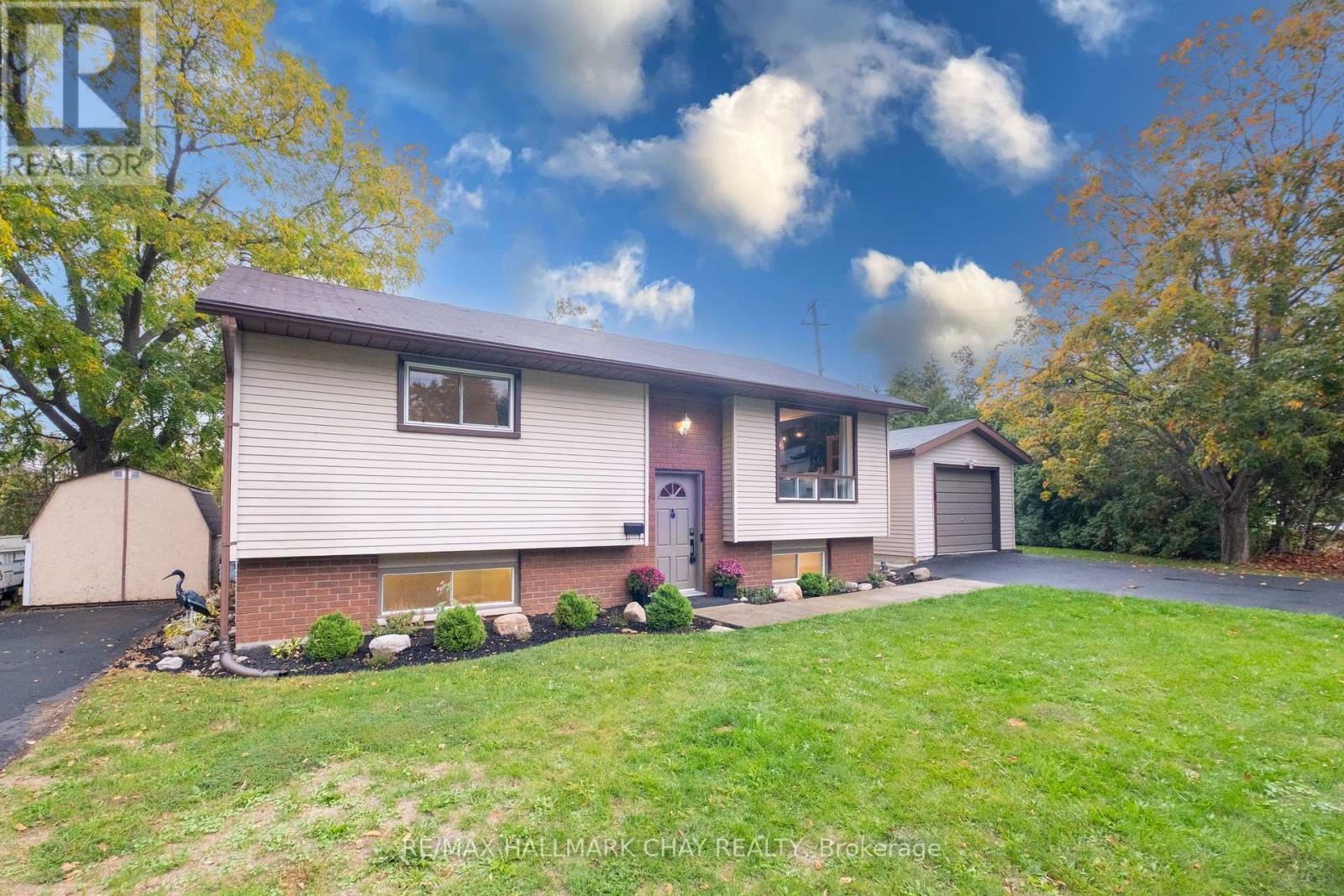 8 First St, Orillia, ON L3V 4A8