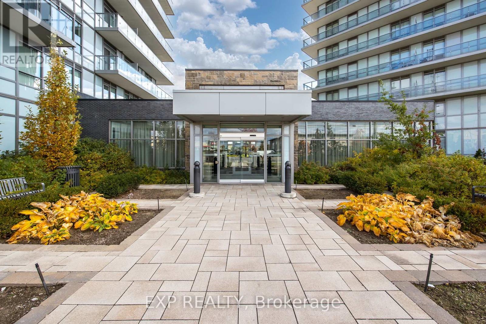 706 4655 Glen Erin Dr, Mississauga, ON L5M 0Z1