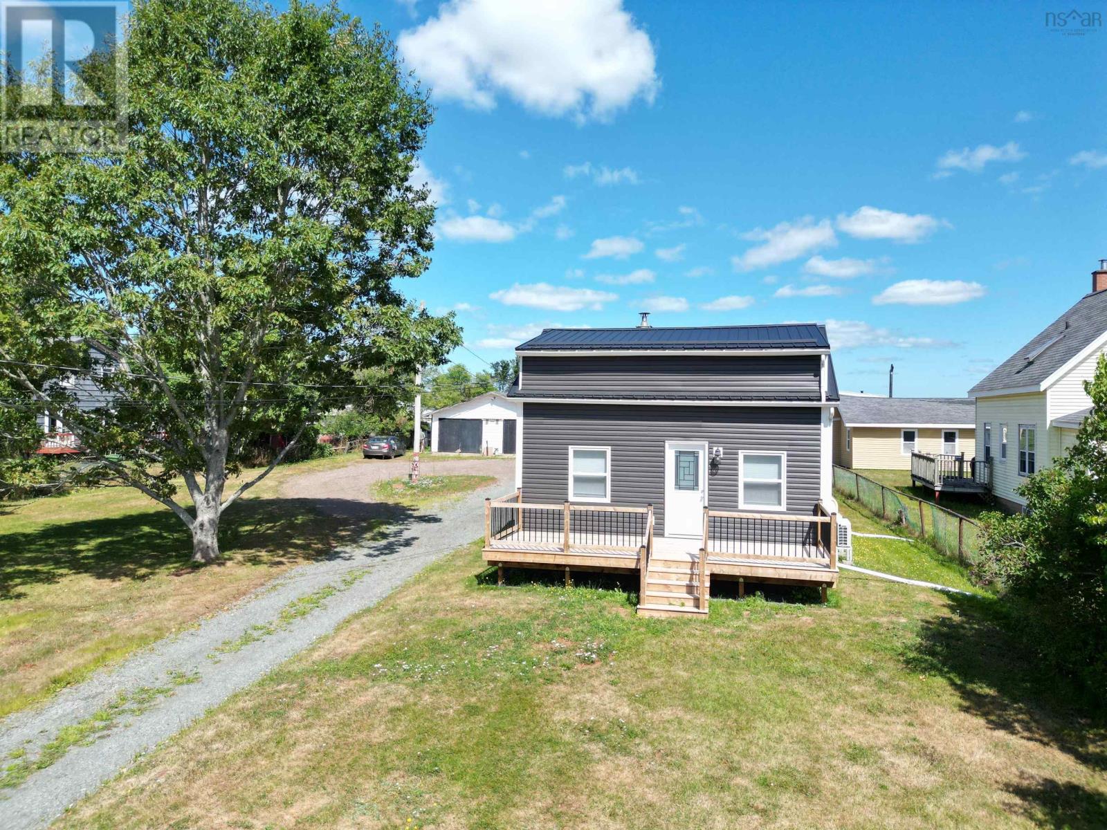 2005 E Prince St, Salmon River, NS B2N 1K2