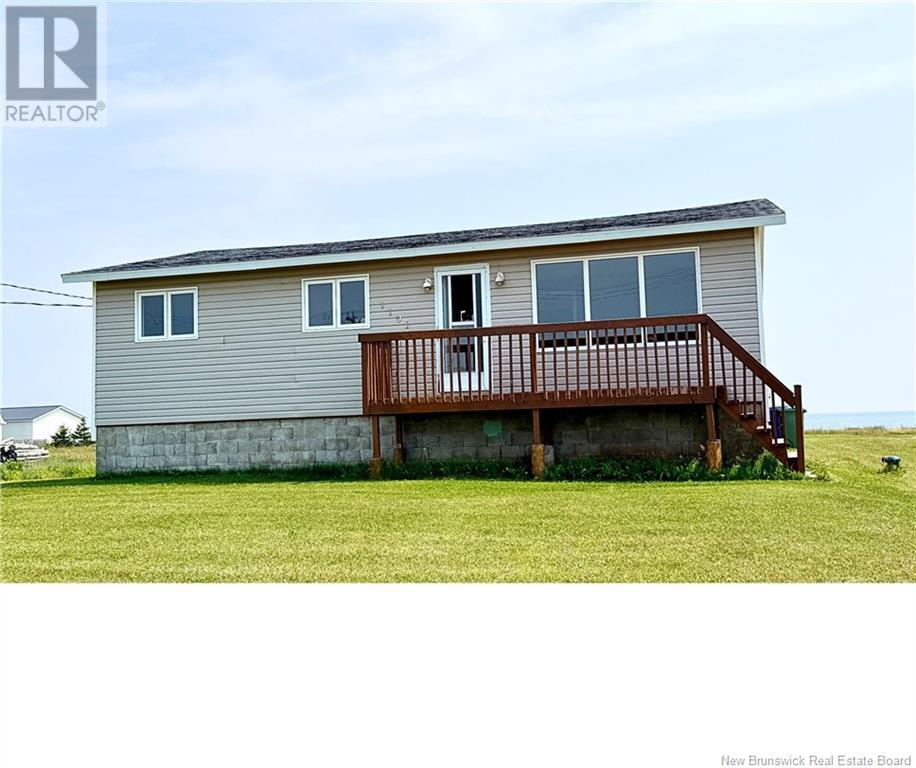 1102 Boul De La Mer, Sainte-marie-saint-raphal, NB E8T 1V6