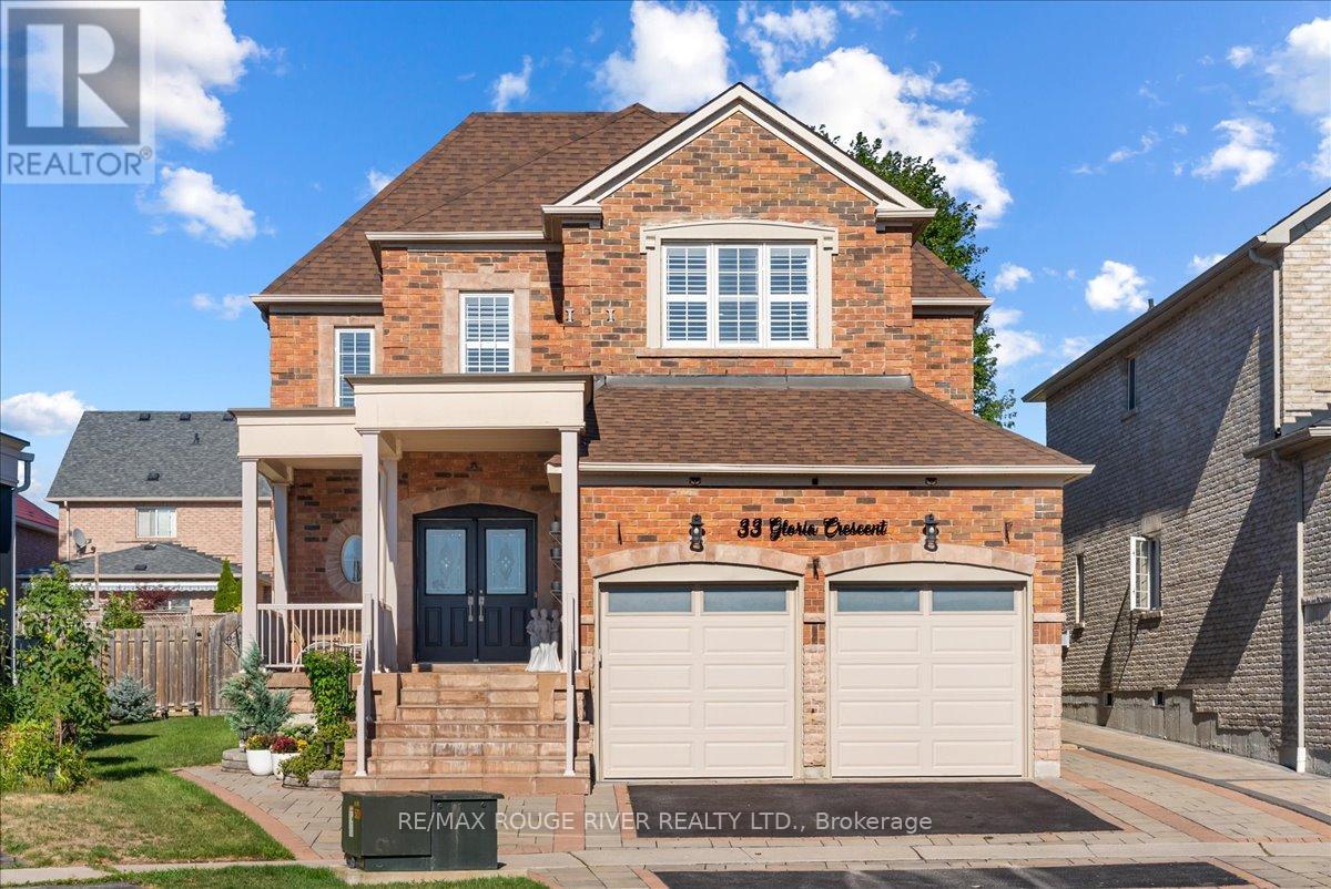 33 Gloria Cres, Whitby, ON L1P 1V4