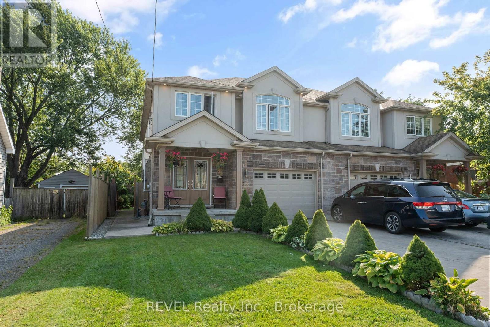 6558 Montrose Rd, Niagara Falls, ON L2H 2H1