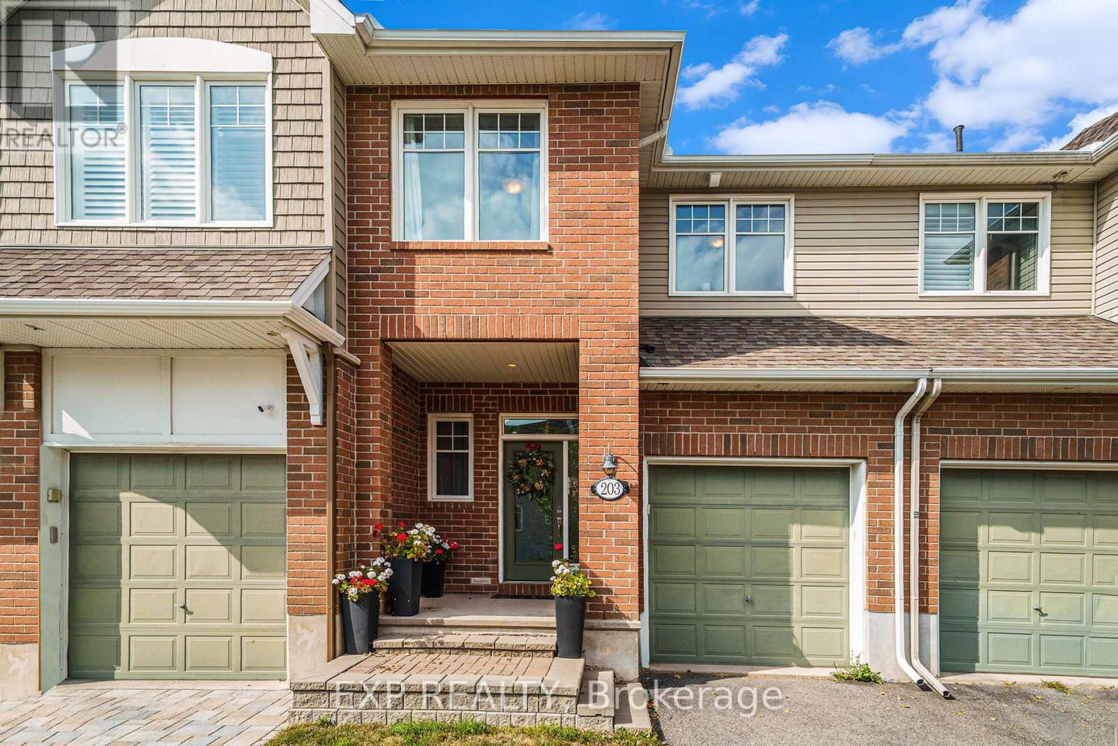 203 Brambling Way, Ottawa, ON K2J 5V5