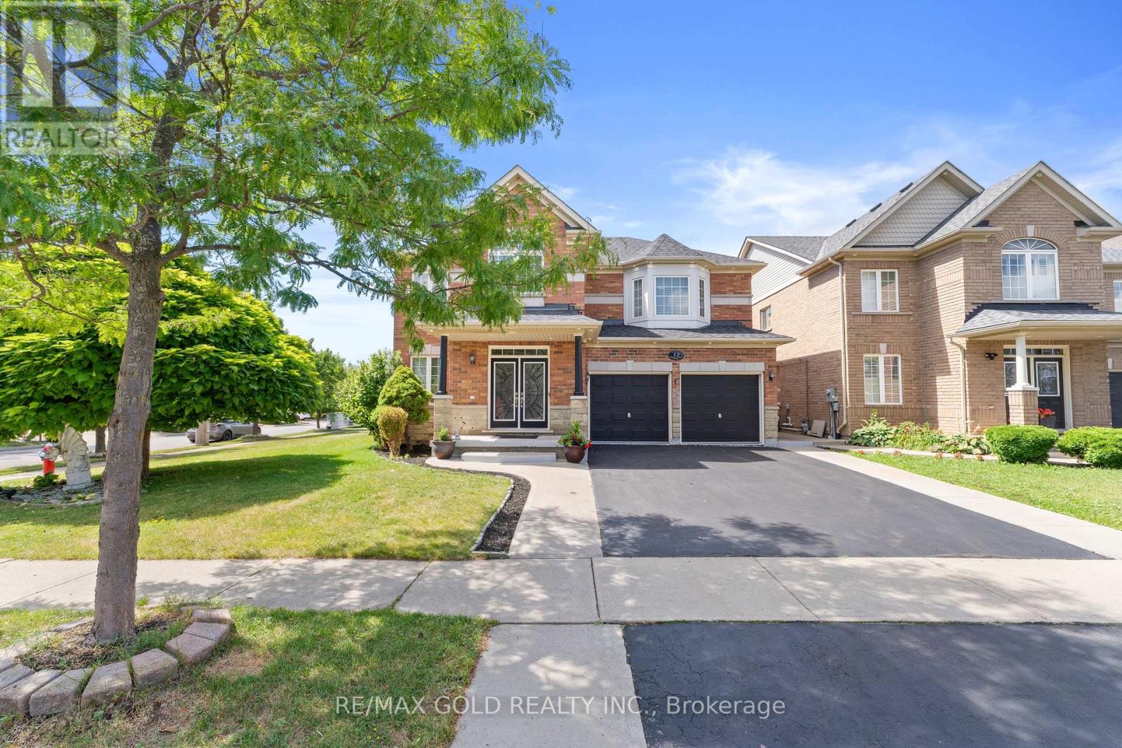 12 Smoothrock Trl, Brampton Sandringham-wellington, ON L6R 0S5