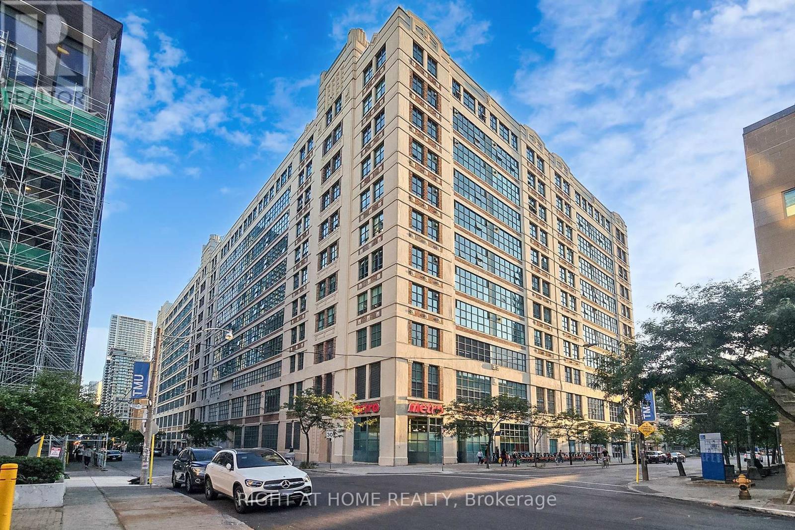 1046 155 Dalhousie St, Toronto, ON M5B 2P7