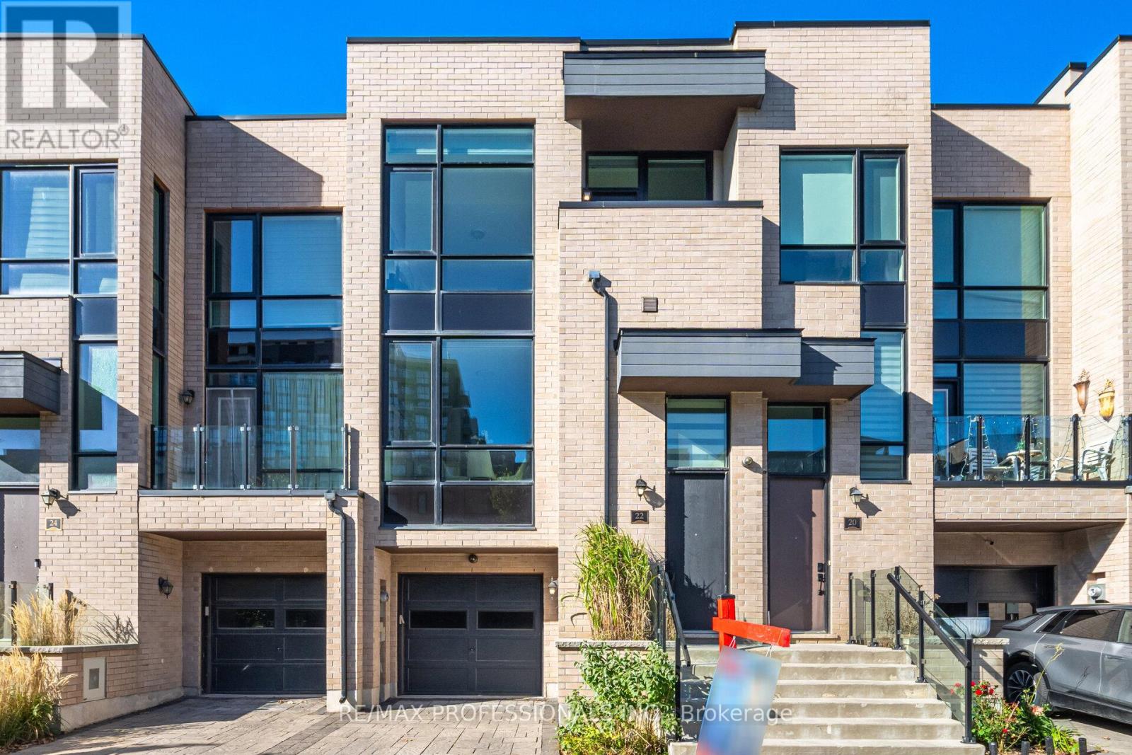 22 Pony Farm Dr, Toronto, ON M9R 0B3