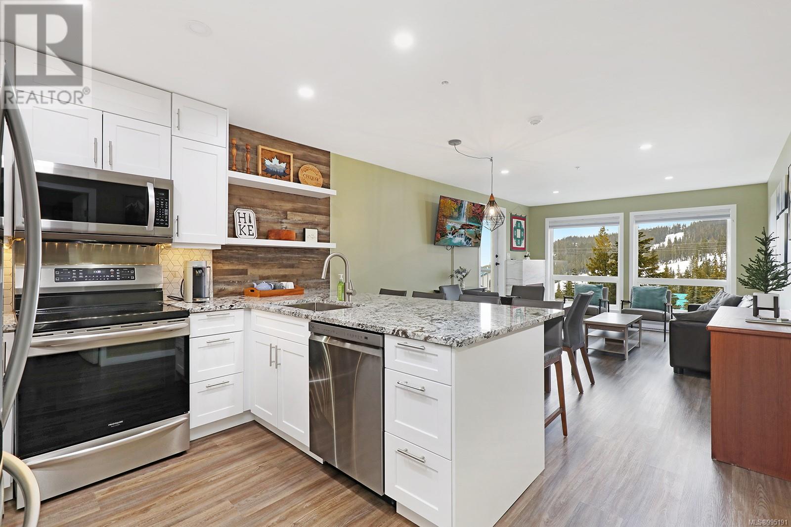 1201 Henry Rd Unit 506 Rd, Courtenay, BC V9J 1L0