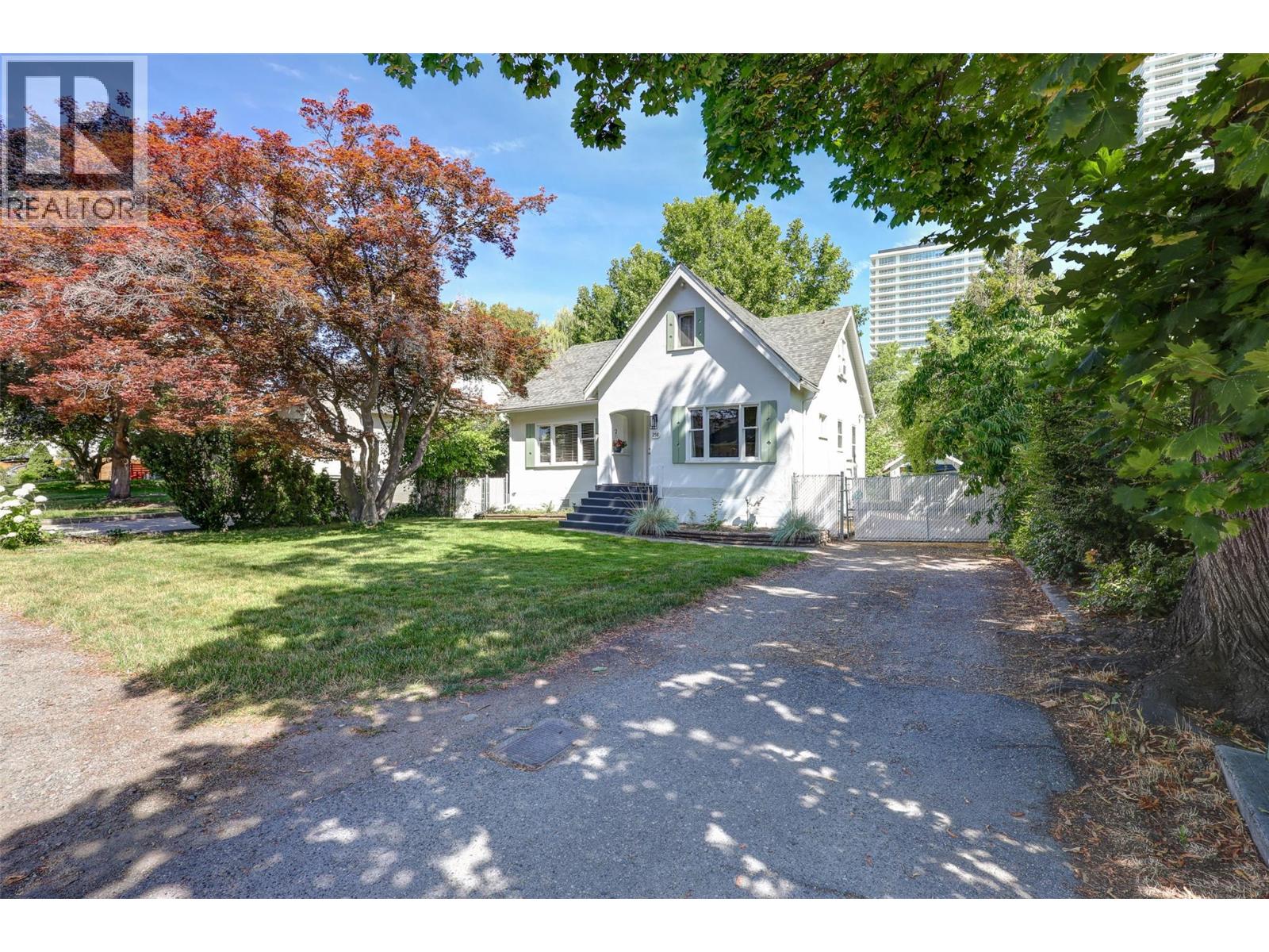 258 Riverside Ave, Kelowna, BC V1Y 1A6