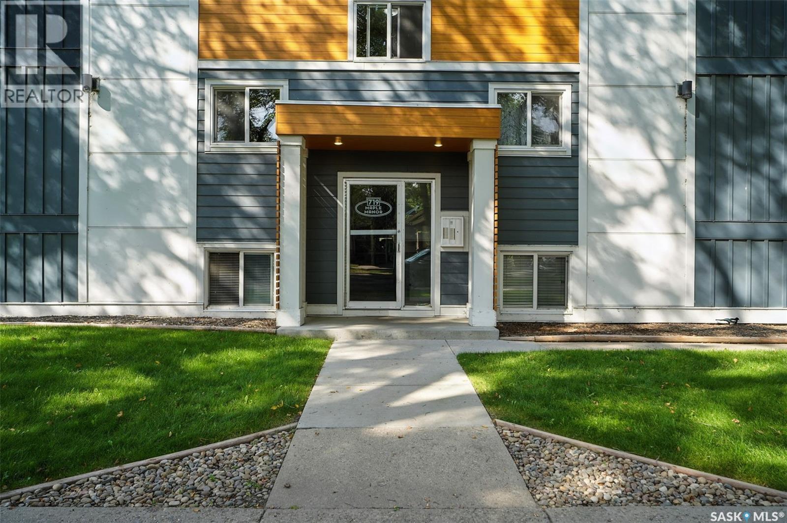719 10th Street E Unit 1, Saskatoon, SK S7H 0H2