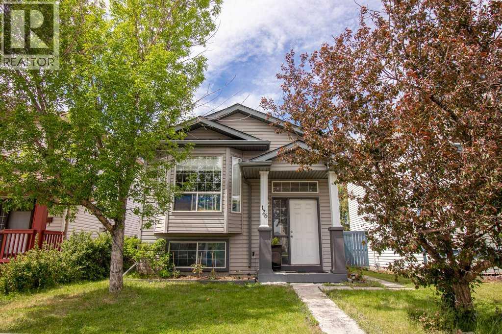 126 Martin Crossing Mnr NE, Calgary, AB T3J 3S3
