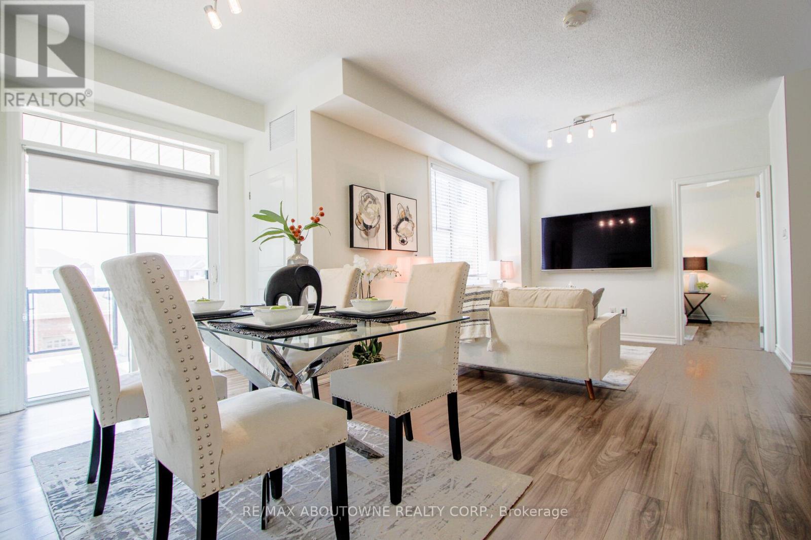 206 2339 Sawgrass Dr, Oakville, ON L6H 7H9