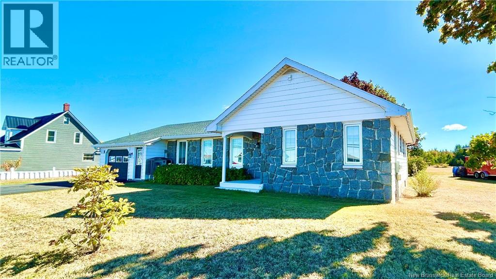 312 Stpierre E Blvd, Caraquet, NB E1W 1B4