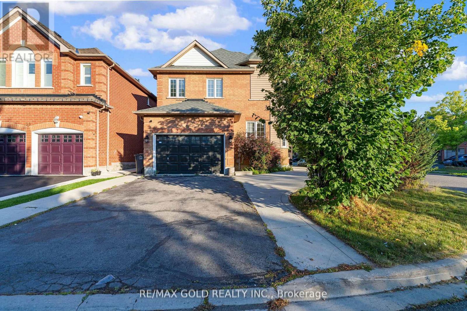 41 Fallstar Cres, Brampton, ON L7A 2J6