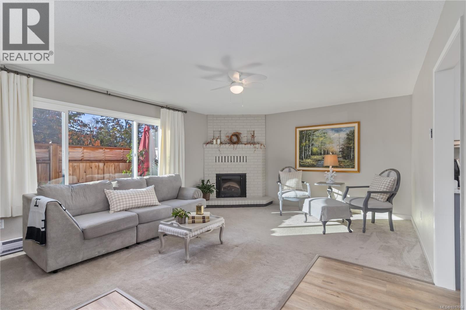 2034 Weiler Ave Unit 2 Ave, Sidney, BC V8L 1R4