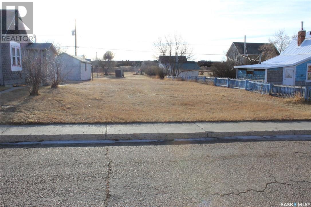274 2 Avenue East, Shaunavon, SK S0N 2M0