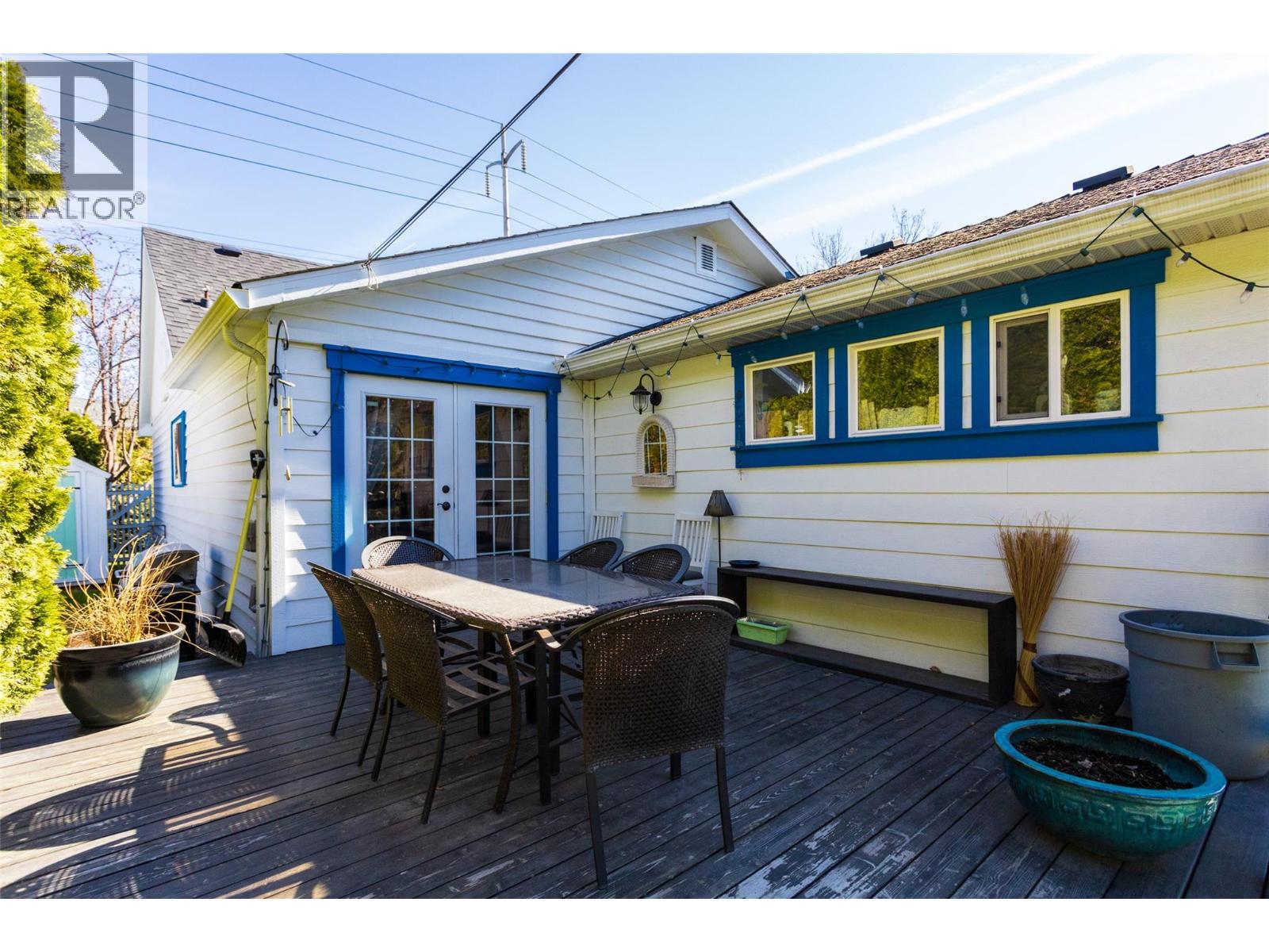 2422 Richter St, Kelowna, BC V1Y 2P6